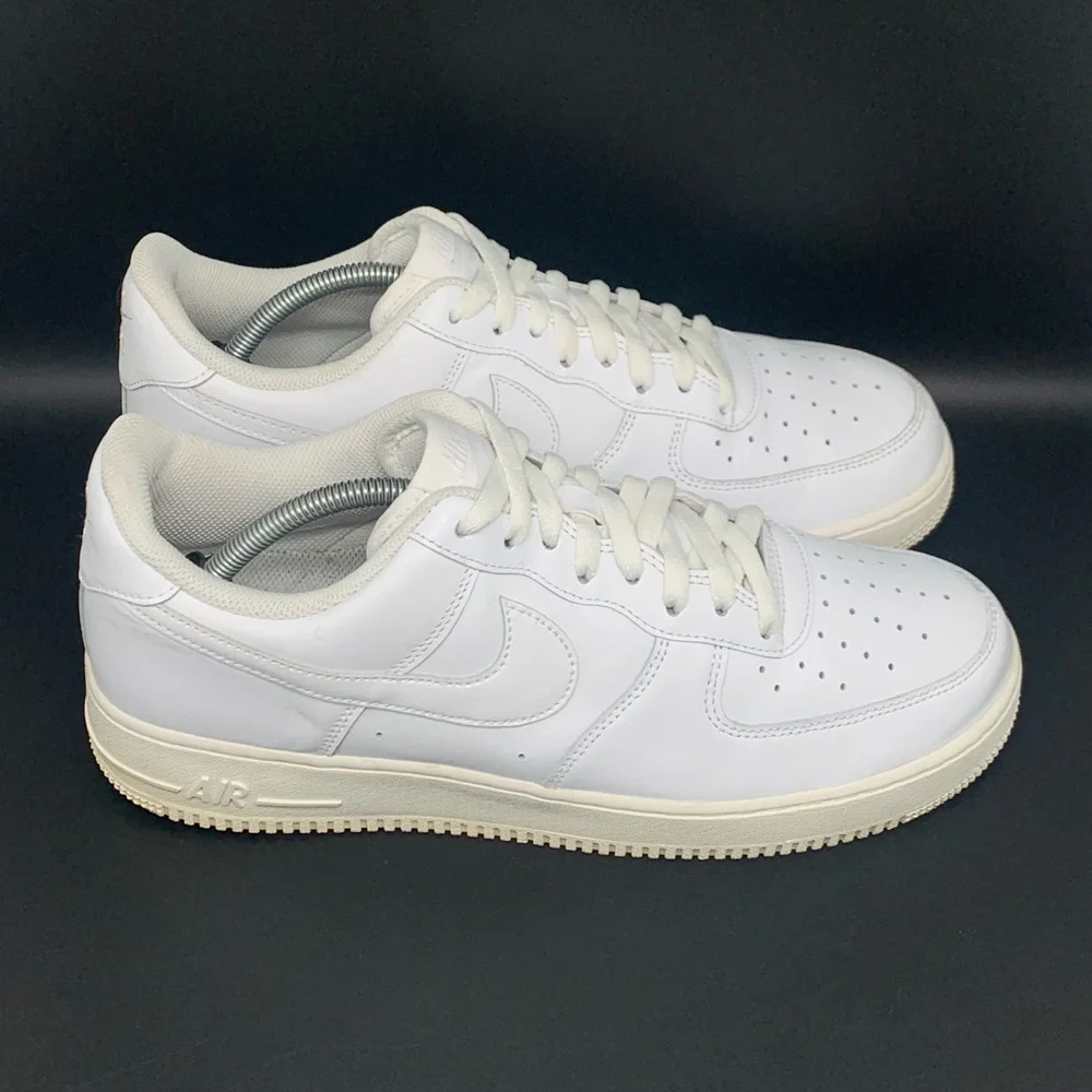 Nike Air Force 1’s ‘07 Triple White Shoes‎ Men’s Sz 11.5